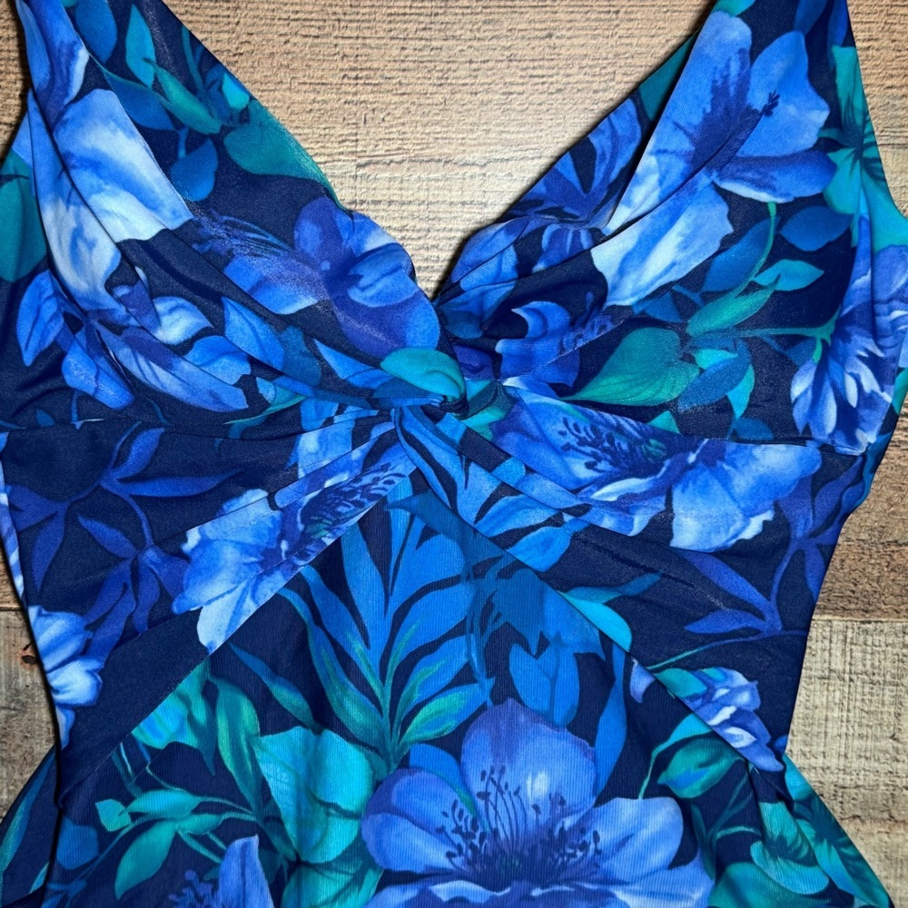 MIRACLESUIT Pandora Tropical Blue Floral One Piece Swimsuit size 12 - Picture 4 of 13